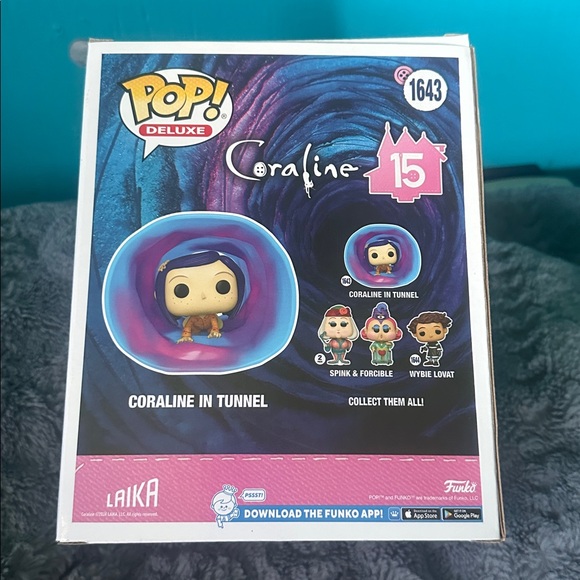 Coraline in Tunnel Funko Pop - Picture 3 of 4